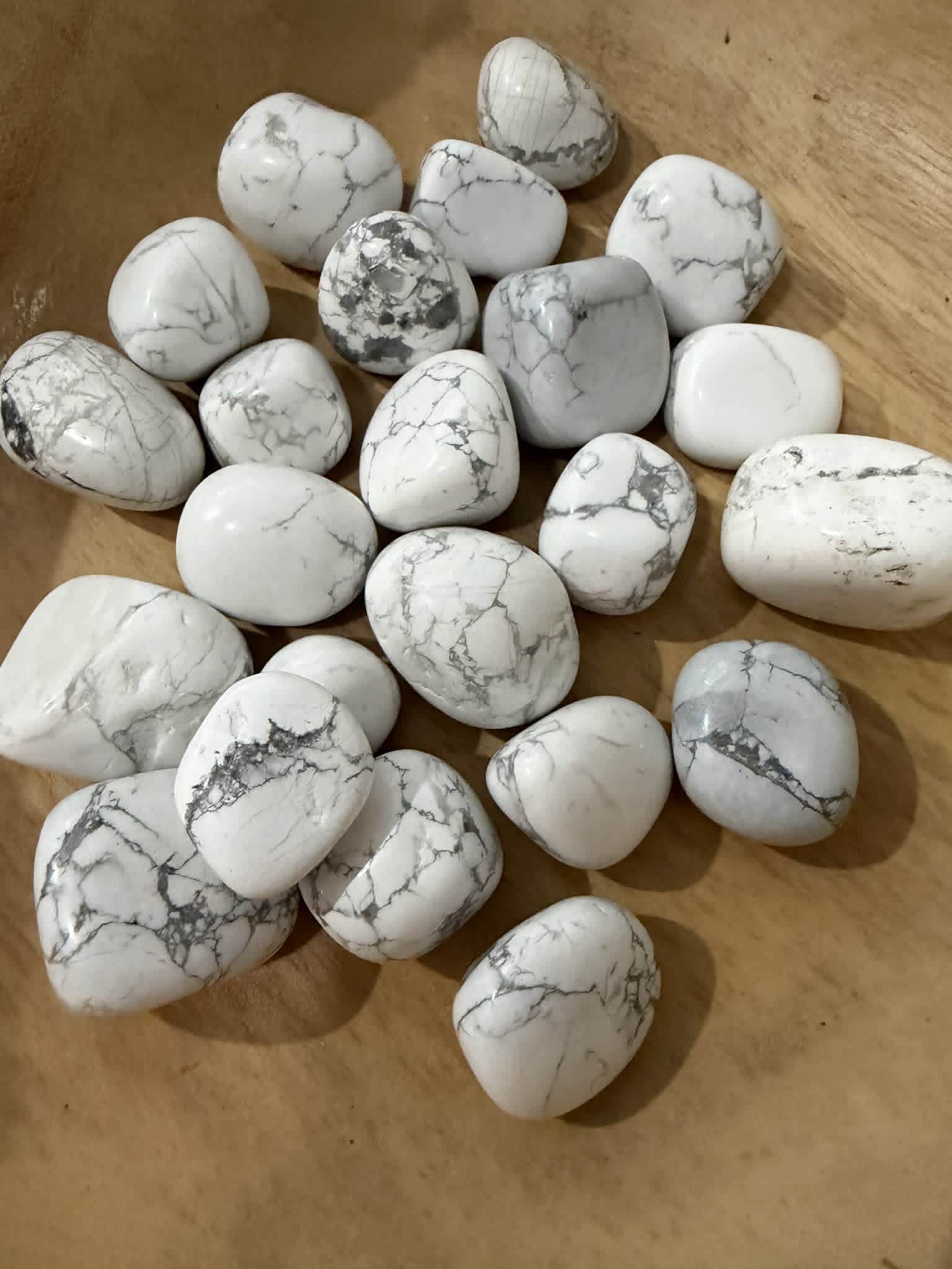 Howlite Tumbles